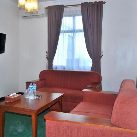 Pangkalan Baru Pia Hotel Pangkalpinang מראה חיצוני תמונה