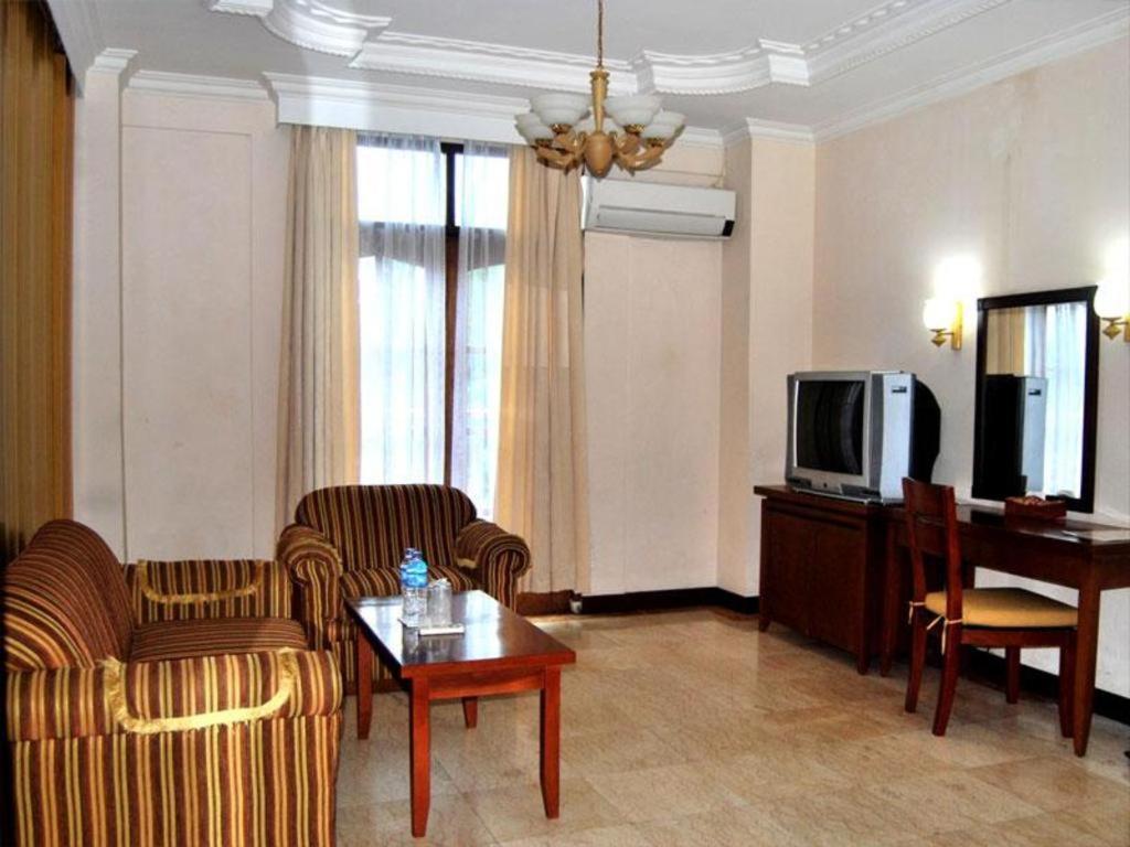 Pangkalan Baru Pia Hotel Pangkalpinang מראה חיצוני תמונה