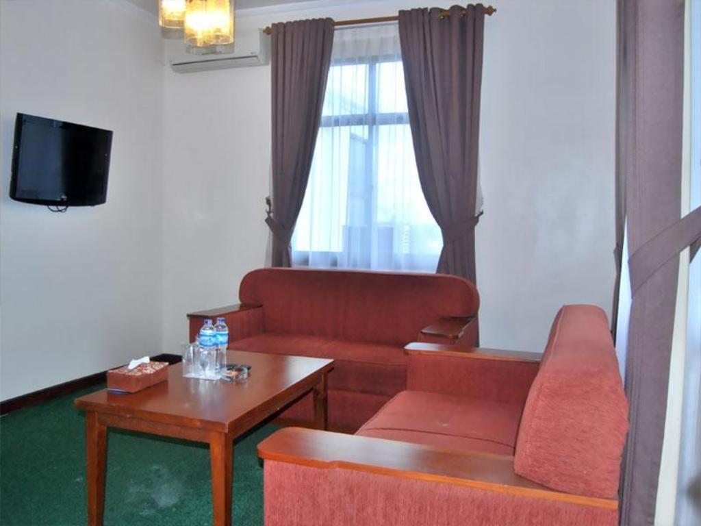 Pangkalan Baru Pia Hotel Pangkalpinang מראה חיצוני תמונה